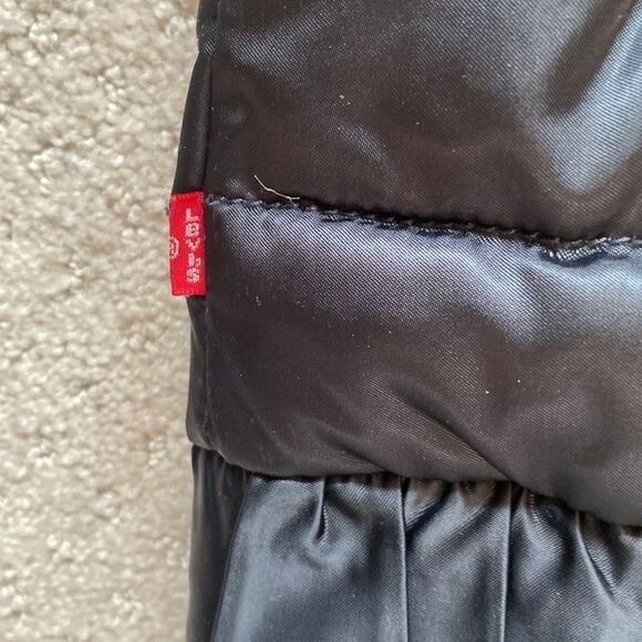Levi's Women's Black Puffer Jacket Vintage - Picture 7 of 7